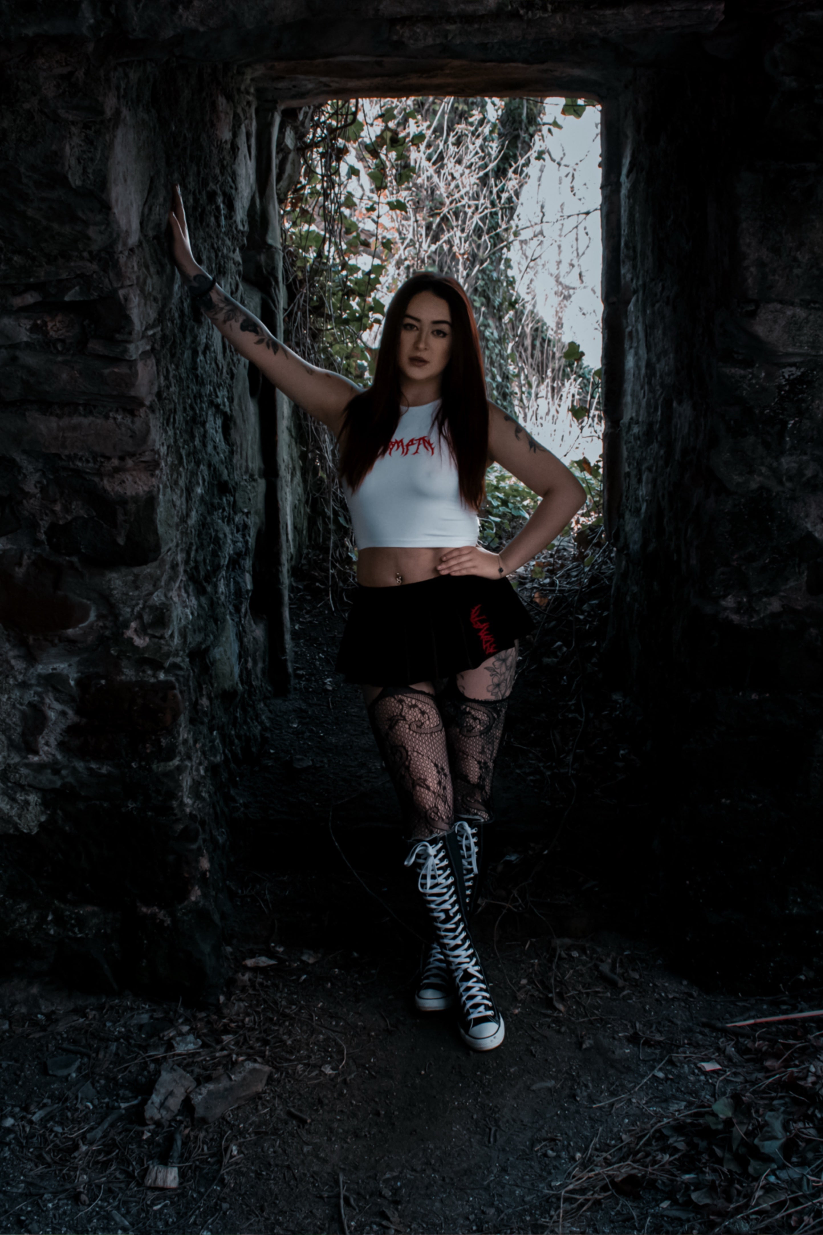 White/Red Metal Crop Vest